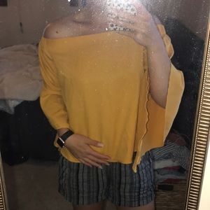 Adorable mustard color, of the shoulder top